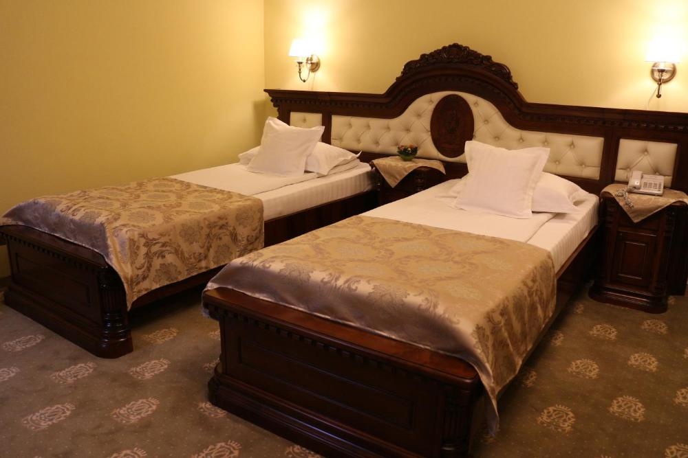 Economy Double Room at Hotel Astoria, photo 4